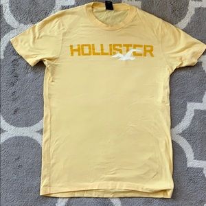 Hollister tshirt